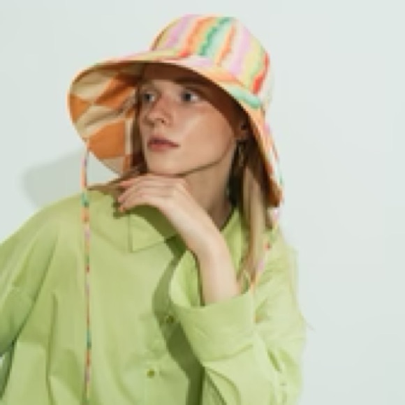 Lost Pattern DAY DREAM" REVERSIBLE SUN HAT - RAINBOW - Picture 3 of 5